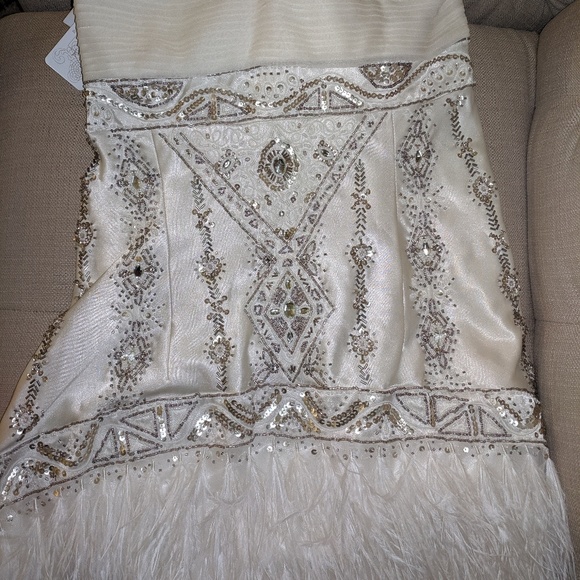 Suewong - Picture 1 of 8